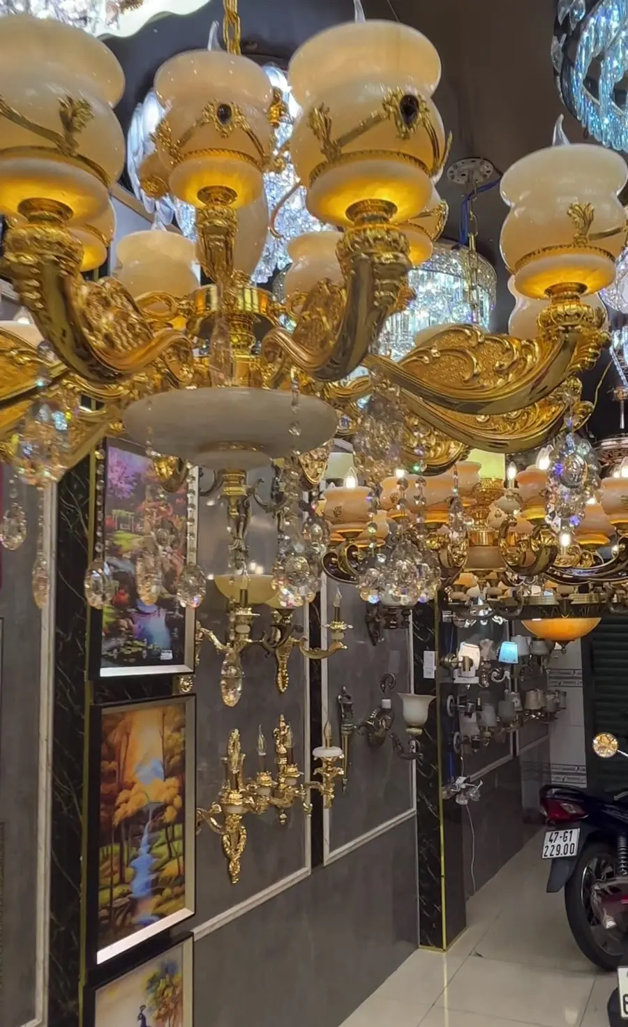 Bên trong Showroom Biên Hòa (Tam Hiệp) THLED